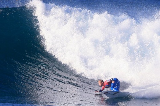 mick fanning surfing