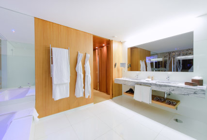 Martinhal Cascais Hotel Bathroom