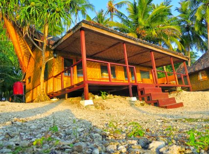 Main house with big veranda, dining room, chill area and main bedroom (with private bathroom